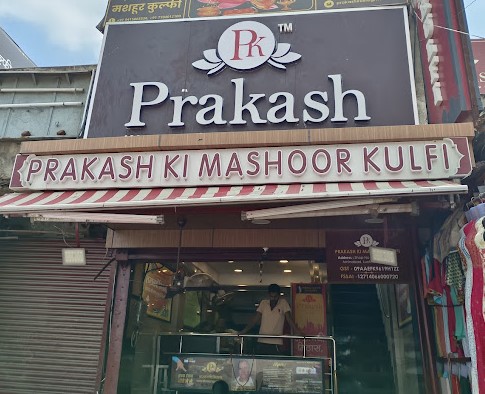 Prakash ki mashoor kulfi shop at aminabad